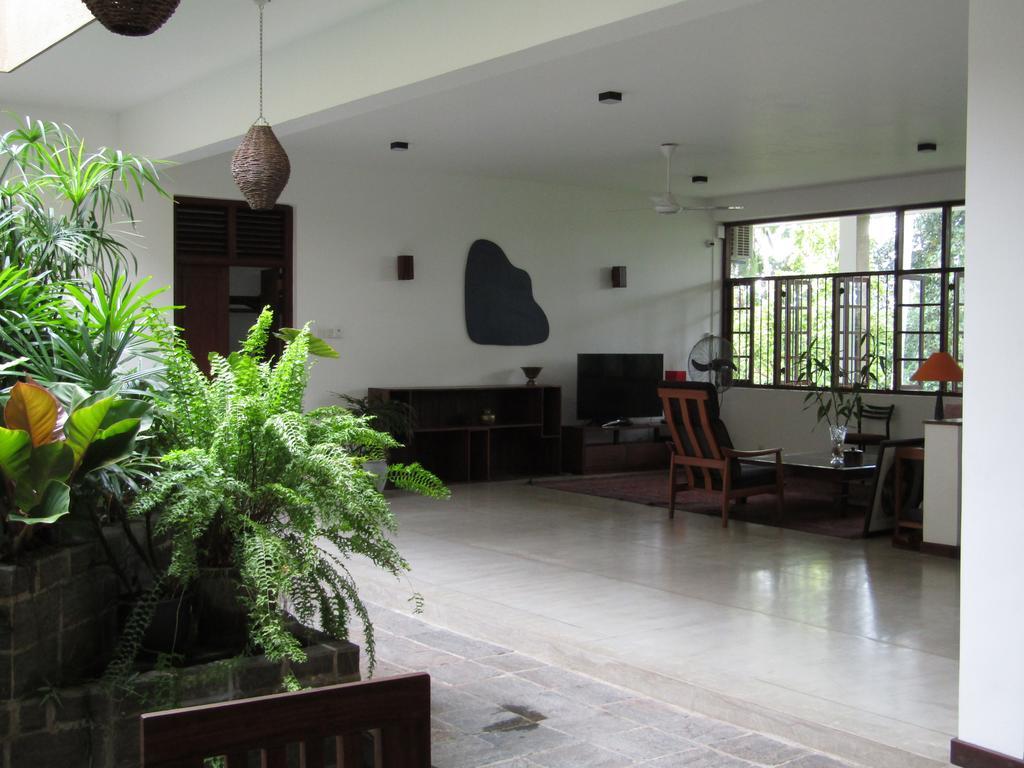 The Mirror Mansion Hotel Rajagiriya Exterior photo