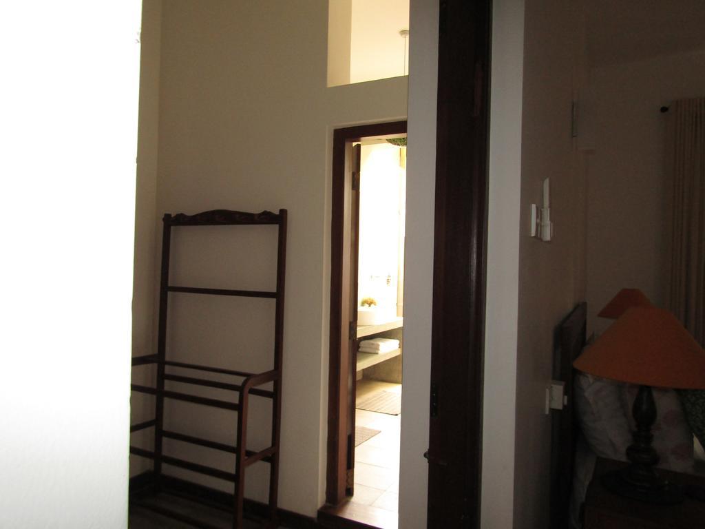 The Mirror Mansion Hotel Rajagiriya Exterior photo
